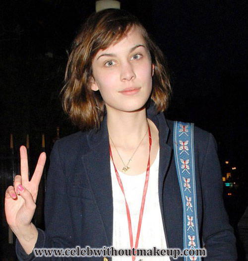 alexa chung celeb without makeup 5