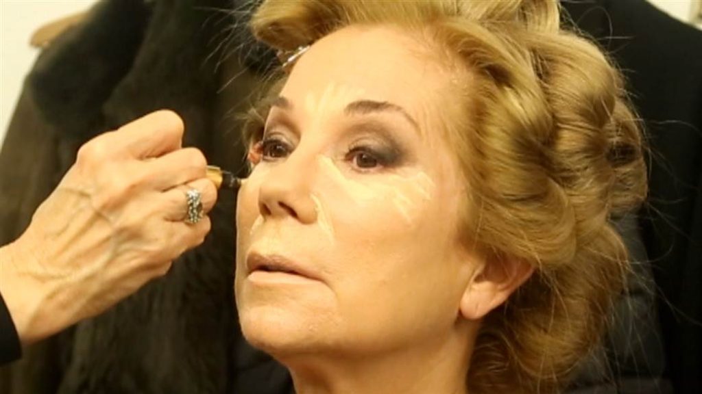 Kathy Lee Gifford putting on her makeup