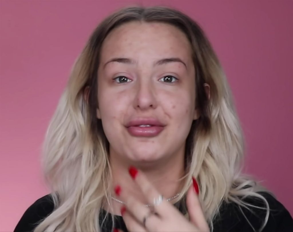 Tana Mongeau bare face without makeup