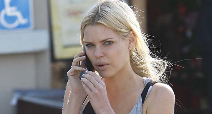 Sophie Monk Makeup-Free