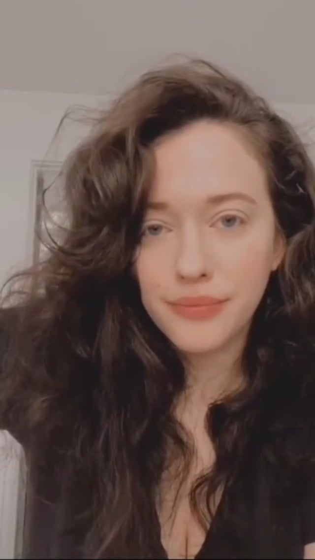 Kat Dennings Makeup-Free